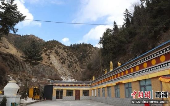 图为温泉集中泡浴区。娘吉加摄