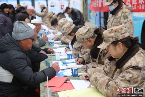 图为义诊现场。火光 摄 图为义诊现场。火光 摄