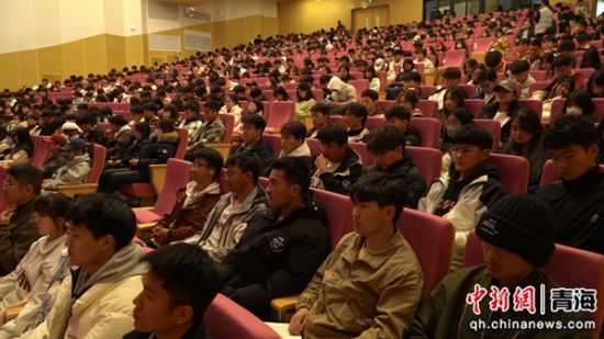 图为现场学生。郭光磊 摄