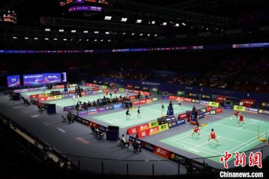 4月8日,2025亚洲羽毛球锦标赛在浙江宁波开赛。图为开赛首日比赛现场。 郭天奇 摄 4月8日,2025亚洲羽毛球锦标赛在浙江宁波开赛。图为开赛首日比赛现场。 郭天奇 摄