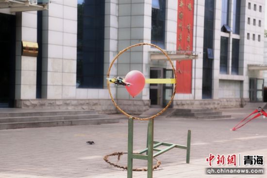 图为无人机精准击打目标。 罗元凯摄