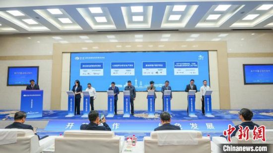 图为青洽会西宁市重点项目签约活动现场。西宁市委宣传部供图