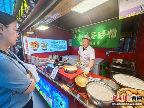 图为美食季活动现场。李隽 摄 图为美食季活动现场。李隽 摄