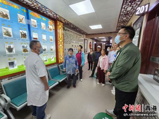 图为义诊活动现场。农工党青海省委供图