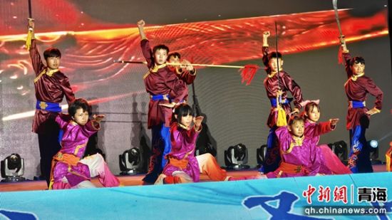 图为武术表演。祁绣娟 摄 图为武术表演。祁绣娟 摄