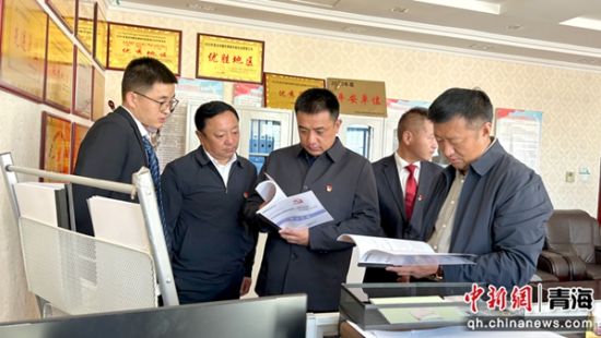 图为调研现场。李庆摄 图为调研现场。李庆摄