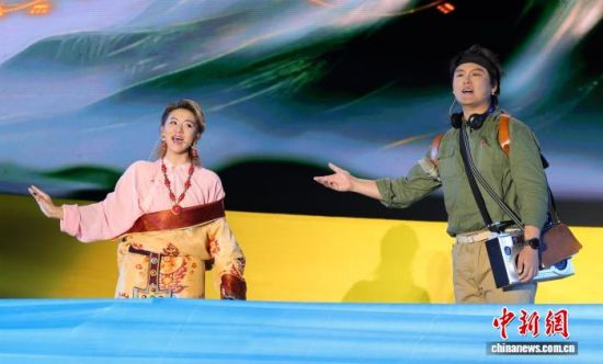图为音乐剧上汉族篇章《在那遥远的地方》。赛尼摄 图为音乐剧上汉族篇章《在那遥远的地方》。赛尼摄