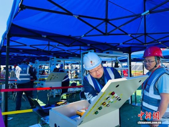 图为实践操作比赛现场。孙睿 摄