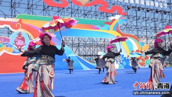 图为兴海县专场文艺演出现场。共和融媒供图