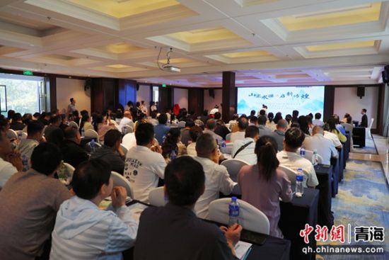 图为活动中的培训环节。马静供图