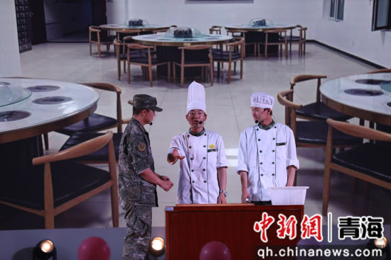 图为情景剧《八班》。曹展 摄