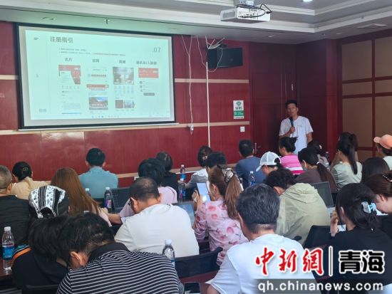 图为活动现场。李隽 摄 图为活动现场。李隽 摄