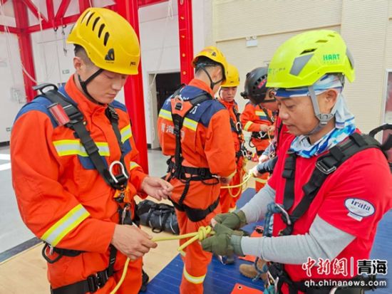 图为青海省灭火救援攻坚组师资骨干培训现场。 青海消防供图 图为青海省灭火救援攻坚组师资骨干培训现场。 青海消防供图