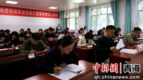 图为本次赛事笔试环节。林志远 摄