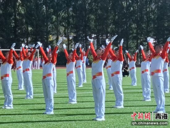 图为广播体操比赛。李隽 摄