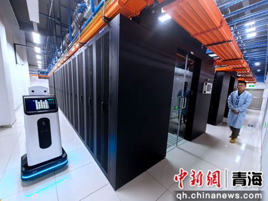 资料图为中国电信(国家)数字青海绿色大数据中心智慧运营平台。李隽 摄